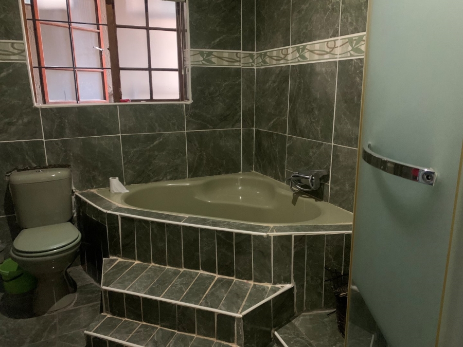 5 Bedroom Property for Sale in Golden Acres Estate Limpopo