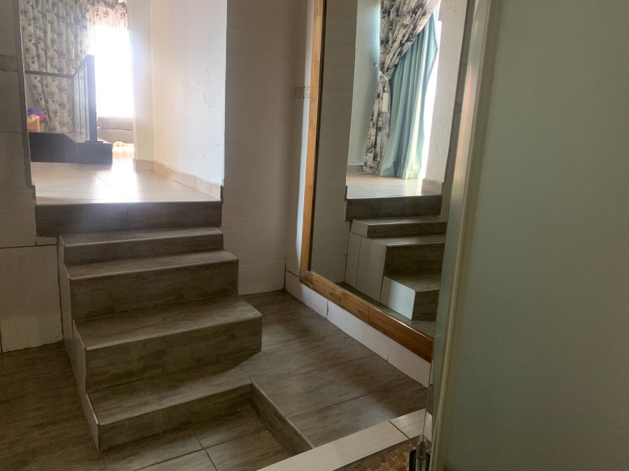 5 Bedroom Property for Sale in Golden Acres Estate Limpopo