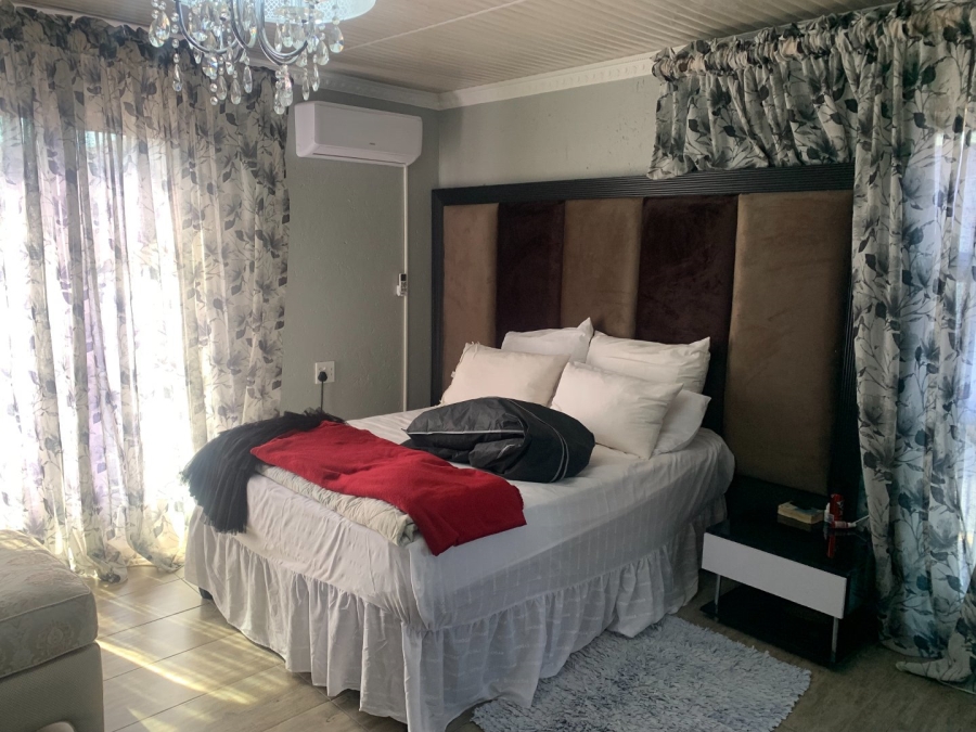 5 Bedroom Property for Sale in Golden Acres Estate Limpopo