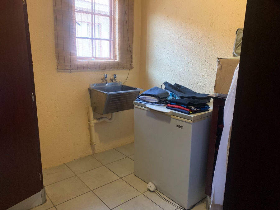 5 Bedroom Property for Sale in Golden Acres Estate Limpopo