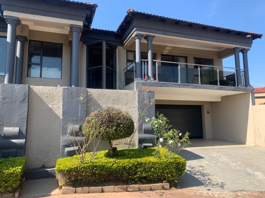 5 Bedroom Property for Sale in Golden Acres Estate Limpopo