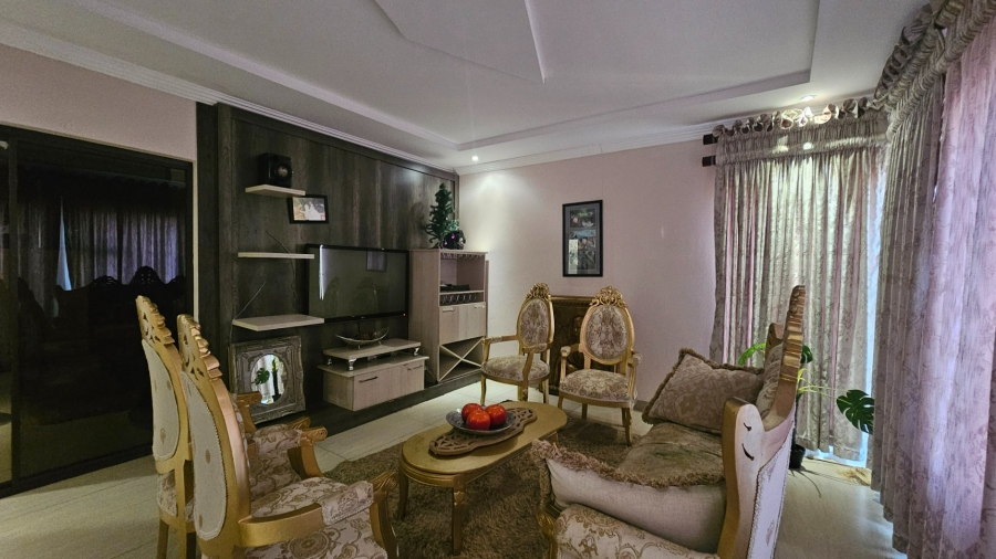 5 Bedroom Property for Sale in Woodhill Estate Limpopo