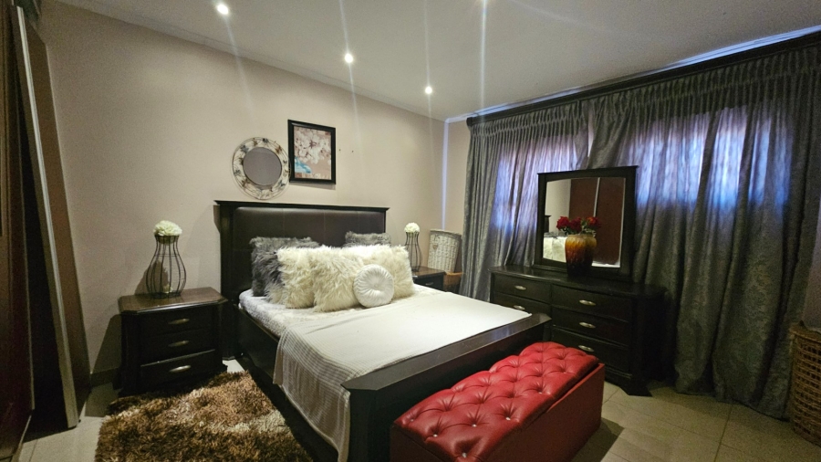 5 Bedroom Property for Sale in Woodhill Estate Limpopo