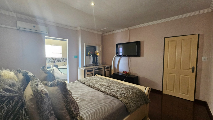 5 Bedroom Property for Sale in Woodhill Estate Limpopo
