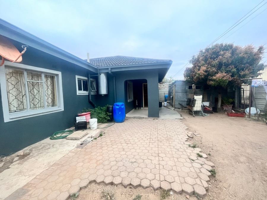 4 Bedroom Property for Sale in Seshego B Limpopo