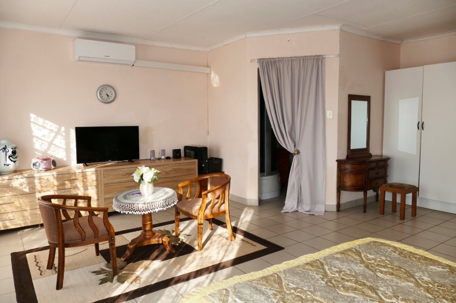 6 Bedroom Property for Sale in Bendor Limpopo