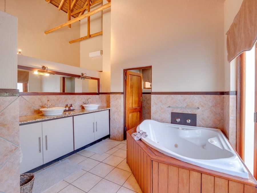 5 Bedroom Property for Sale in Zebula Golf Estate Limpopo