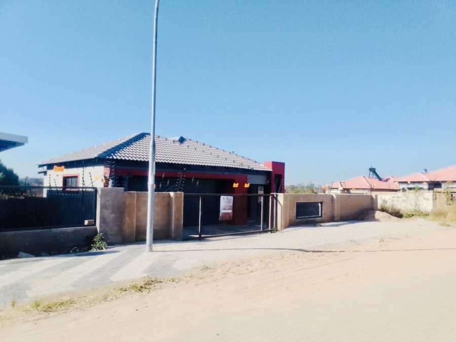 3 Bedroom Property for Sale in Mahlasedi Park Limpopo