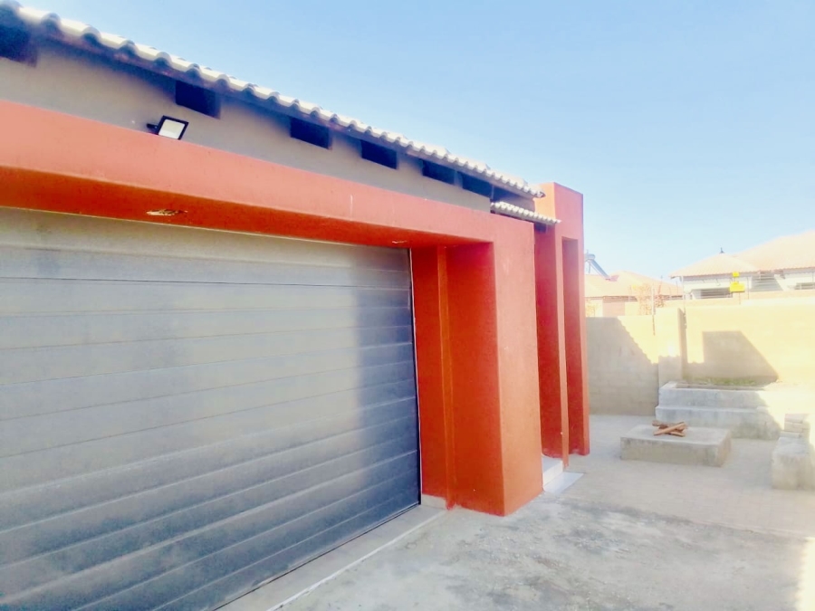 3 Bedroom Property for Sale in Mahlasedi Park Limpopo