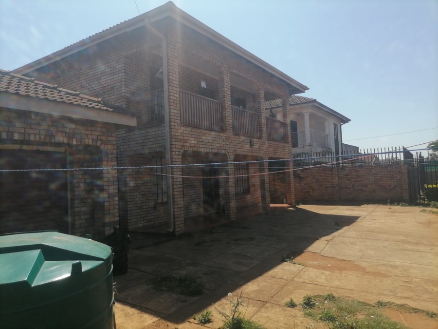 8 Bedroom Property for Sale in Eltivillas Limpopo