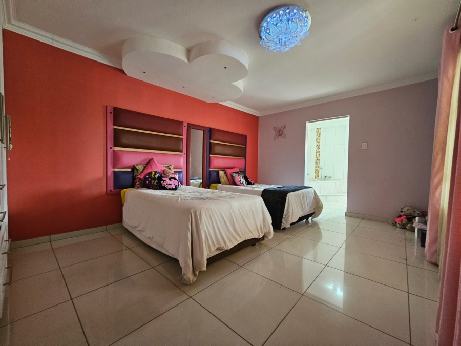 6 Bedroom Property for Sale in Bendor Limpopo