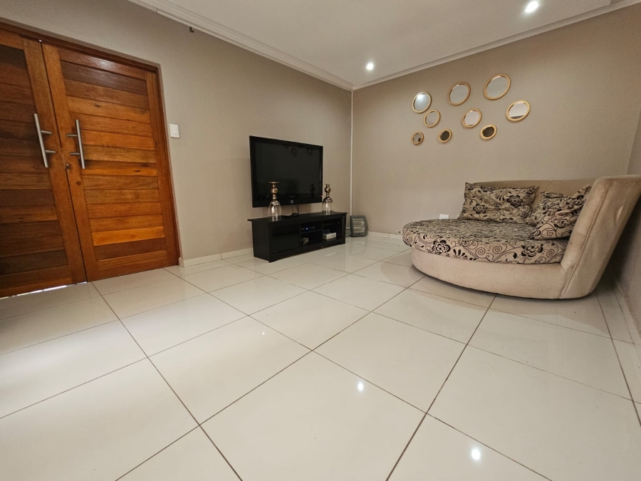 6 Bedroom Property for Sale in Bendor Limpopo