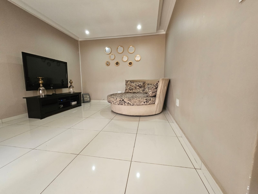 6 Bedroom Property for Sale in Bendor Limpopo