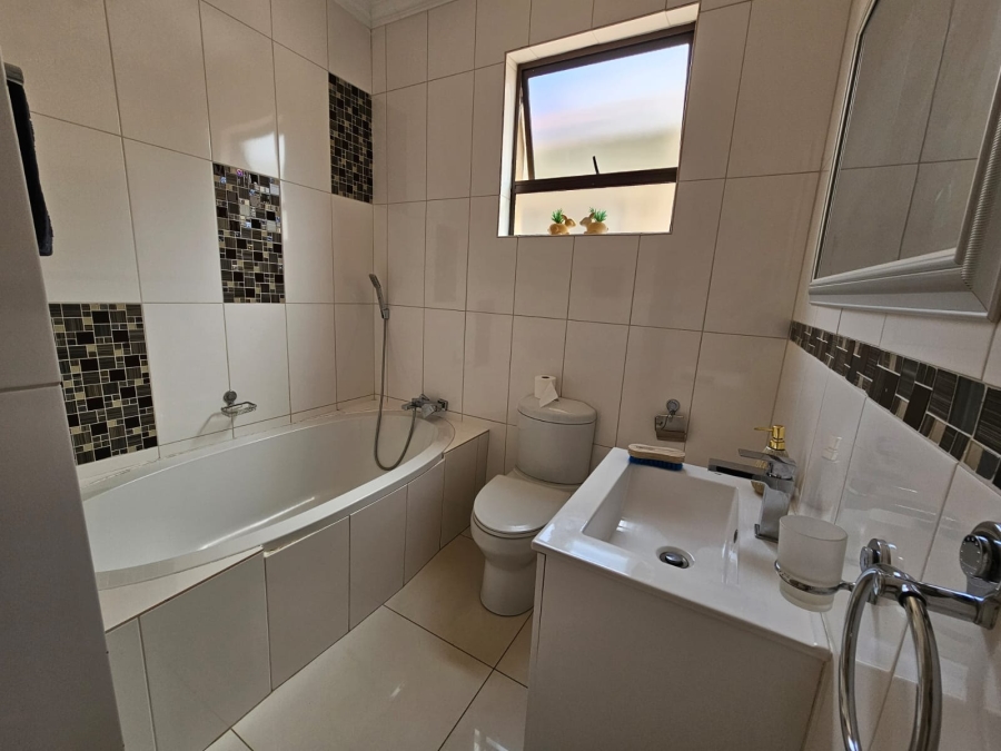 6 Bedroom Property for Sale in Bendor Limpopo