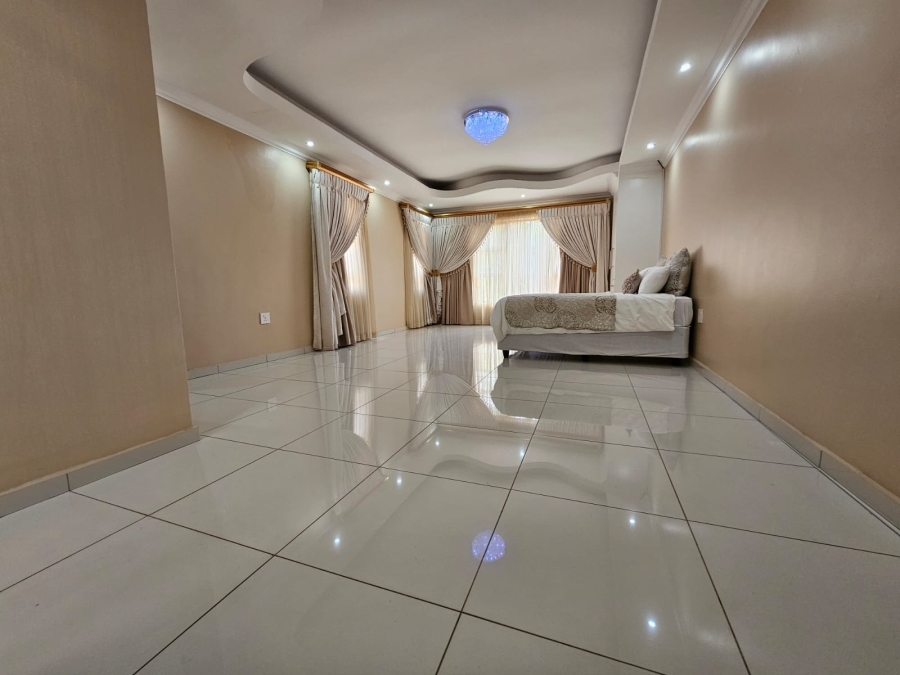 6 Bedroom Property for Sale in Bendor Limpopo