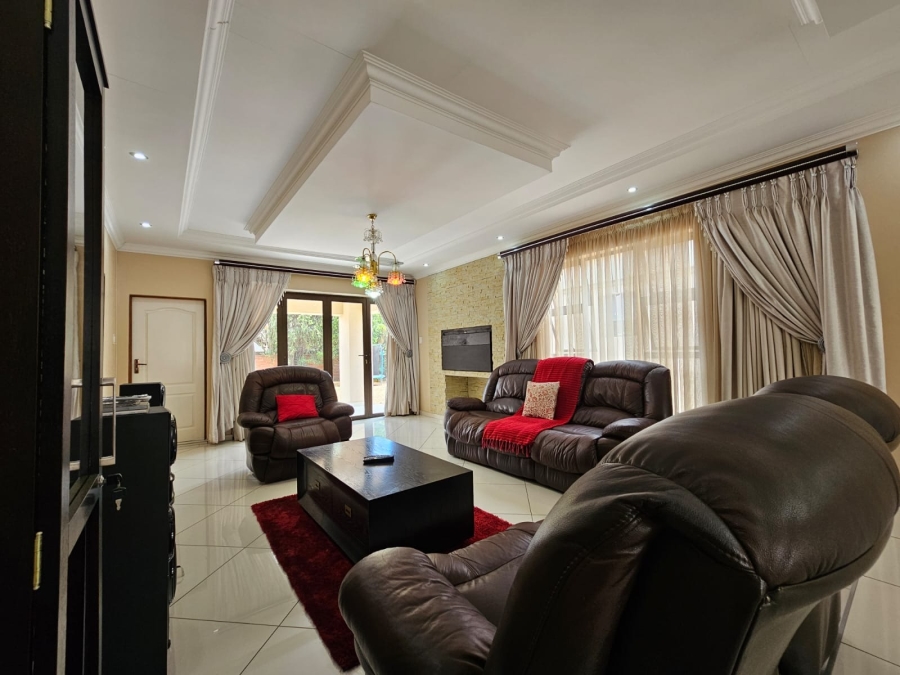 6 Bedroom Property for Sale in Bendor Limpopo