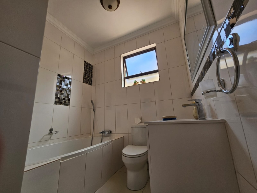 6 Bedroom Property for Sale in Bendor Limpopo