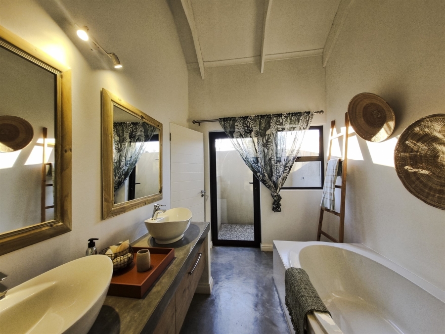 5 Bedroom Property for Sale in Moditlo Wildlife Estate Limpopo