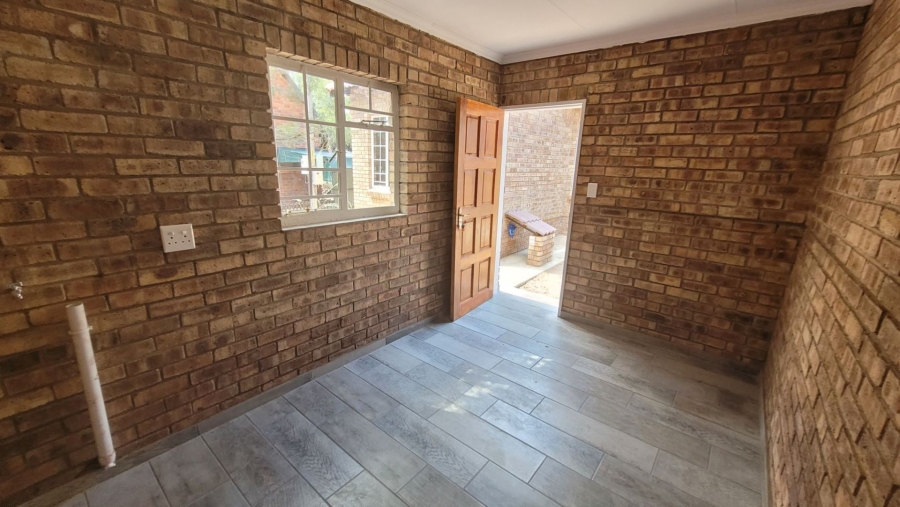 3 Bedroom Property for Sale in Leeupoort Limpopo