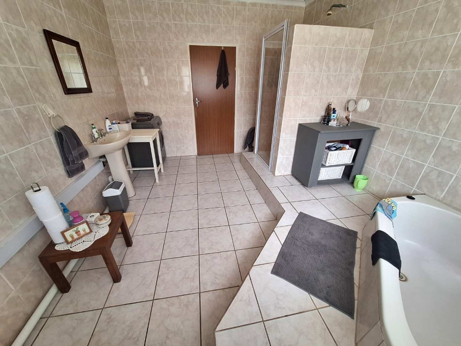 5 Bedroom Property for Sale in Koedoeskop Limpopo