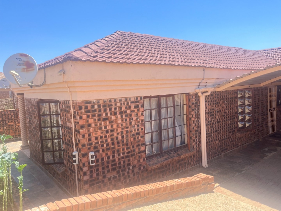 To Let 3 Bedroom Property for Rent in Mankweng Limpopo