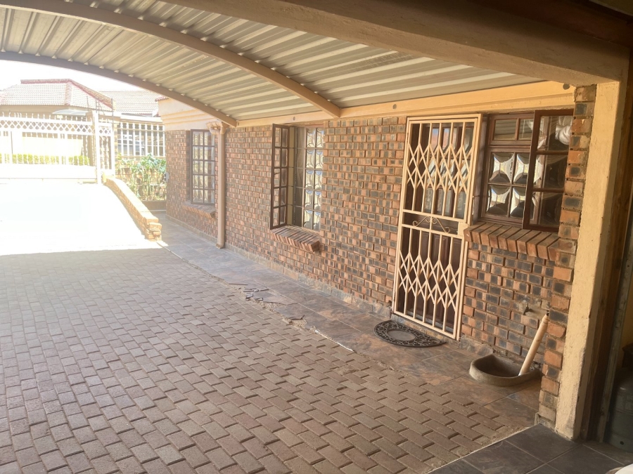 To Let 3 Bedroom Property for Rent in Mankweng Limpopo