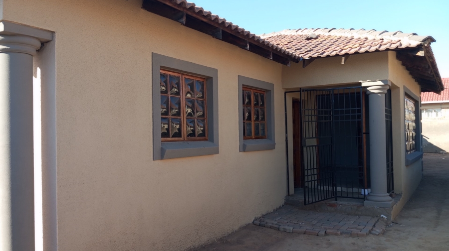 To Let 3 Bedroom Property for Rent in Mahlako-A-Phahla Gardens Limpopo