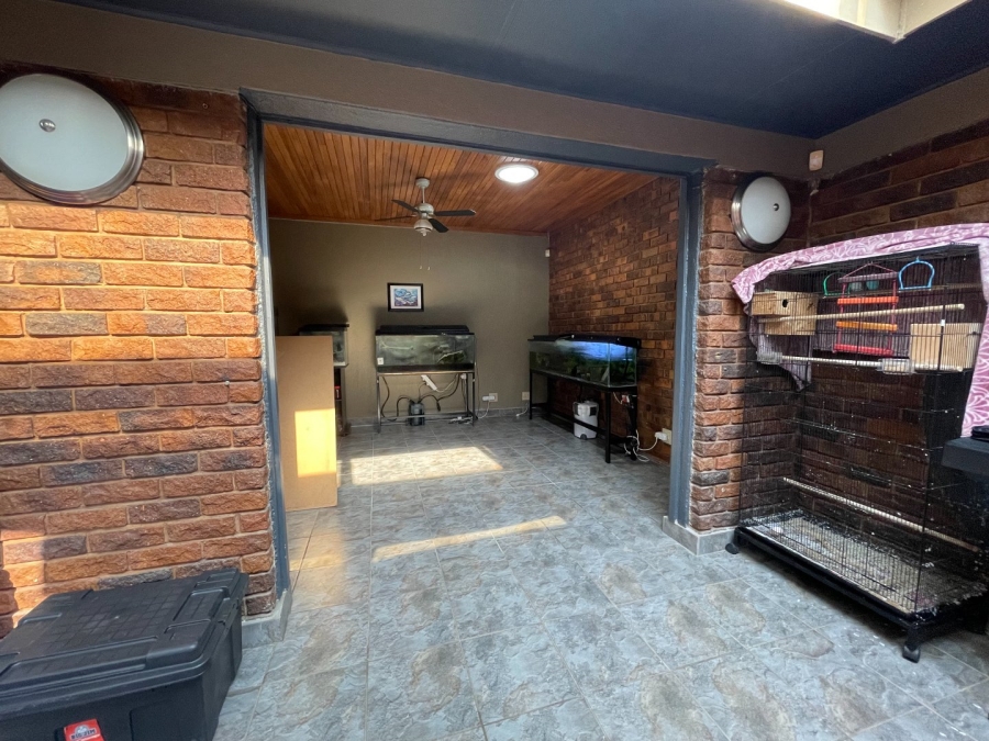 6 Bedroom Property for Sale in Sterpark Limpopo