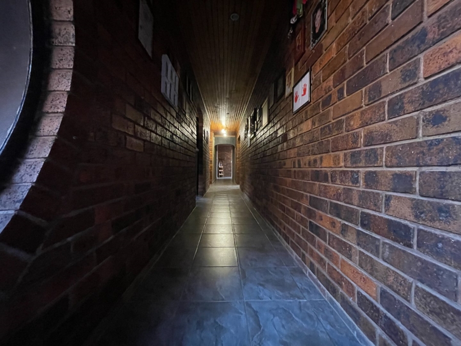 6 Bedroom Property for Sale in Sterpark Limpopo