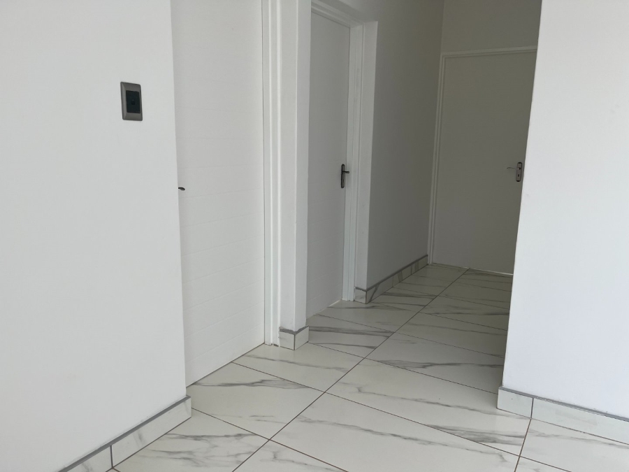 5 Bedroom Property for Sale in Chroompark Limpopo