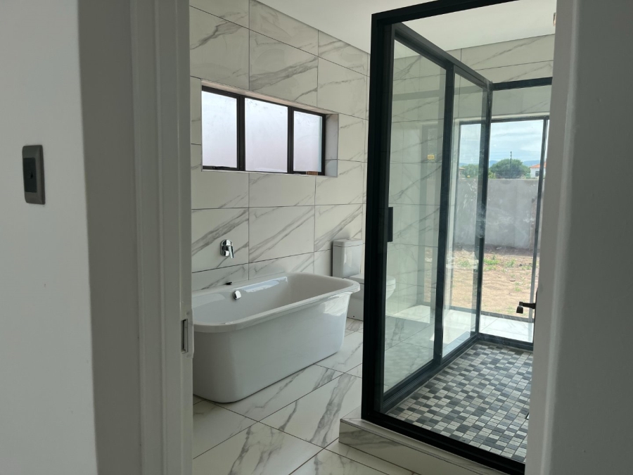 5 Bedroom Property for Sale in Chroompark Limpopo