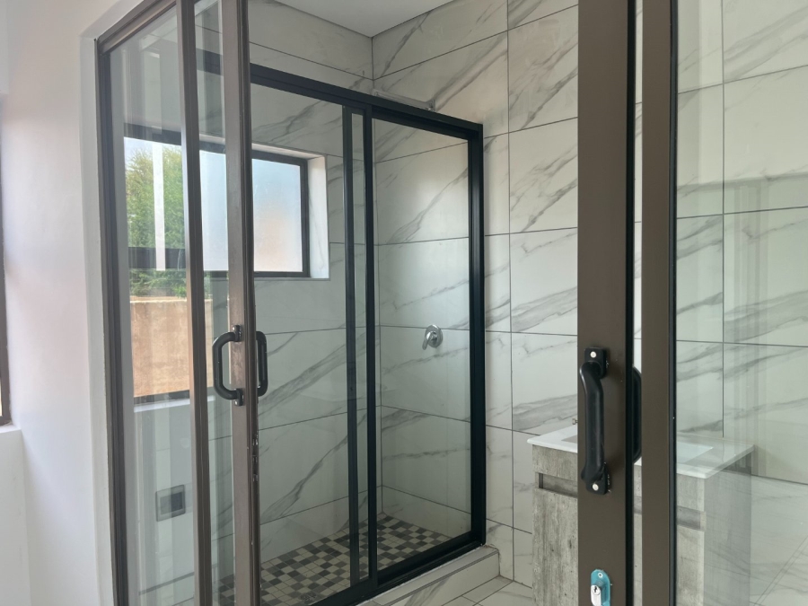 5 Bedroom Property for Sale in Chroompark Limpopo