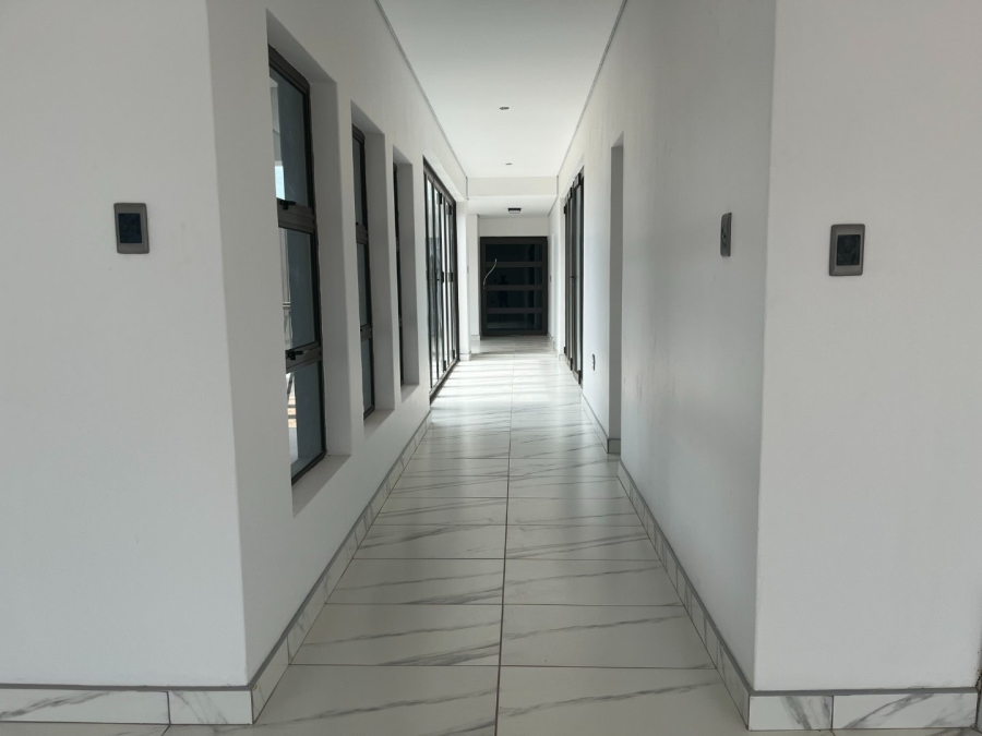 5 Bedroom Property for Sale in Chroompark Limpopo