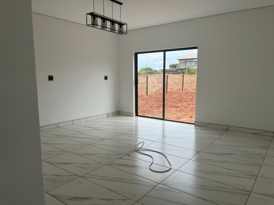 5 Bedroom Property for Sale in Chroompark Limpopo
