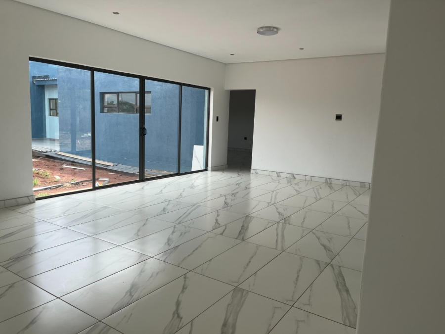 5 Bedroom Property for Sale in Chroompark Limpopo