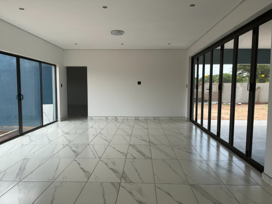 5 Bedroom Property for Sale in Chroompark Limpopo