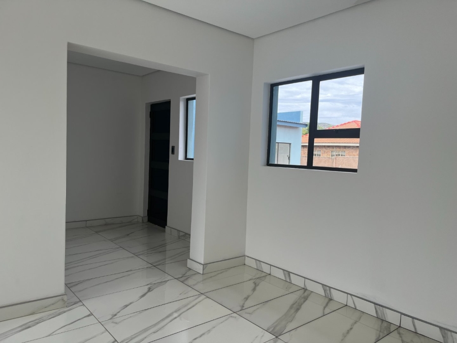 5 Bedroom Property for Sale in Chroompark Limpopo