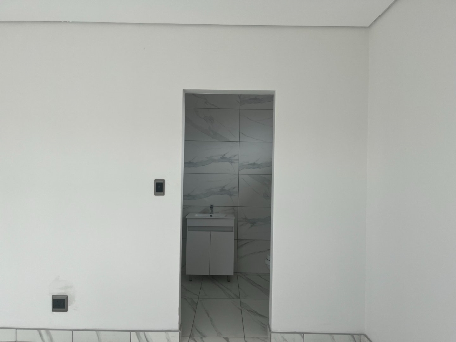 5 Bedroom Property for Sale in Chroompark Limpopo