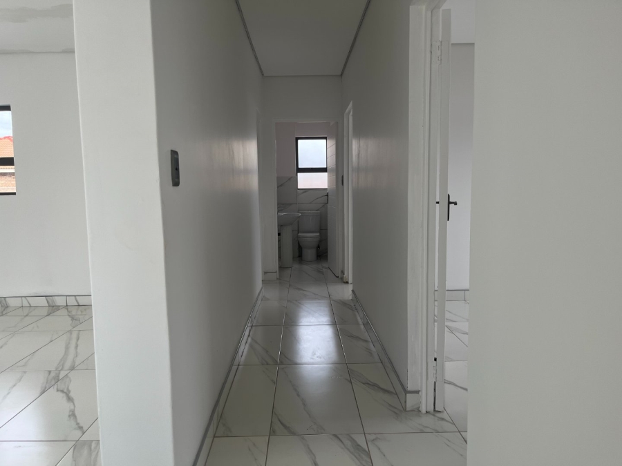 5 Bedroom Property for Sale in Chroompark Limpopo