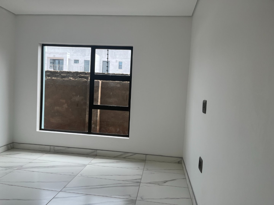 5 Bedroom Property for Sale in Chroompark Limpopo