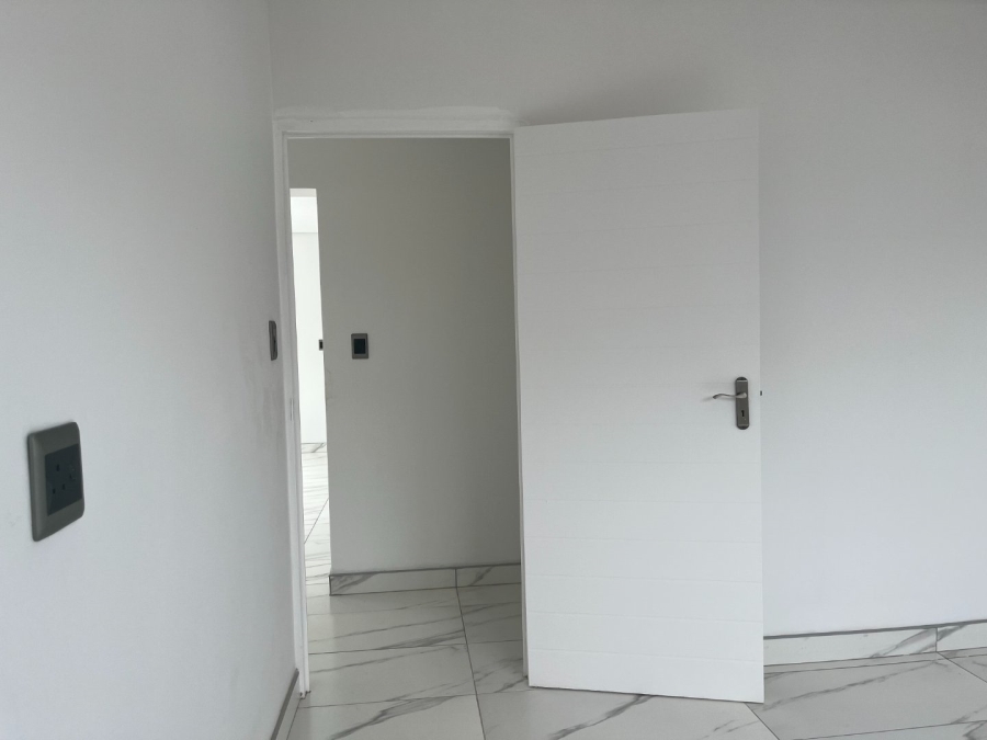 5 Bedroom Property for Sale in Chroompark Limpopo