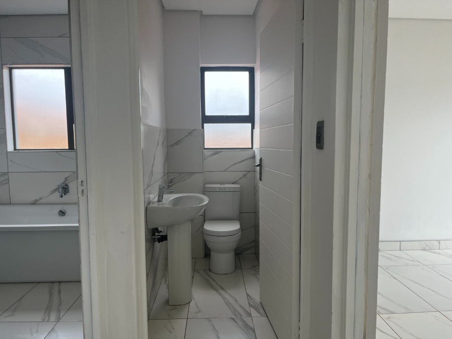 5 Bedroom Property for Sale in Chroompark Limpopo