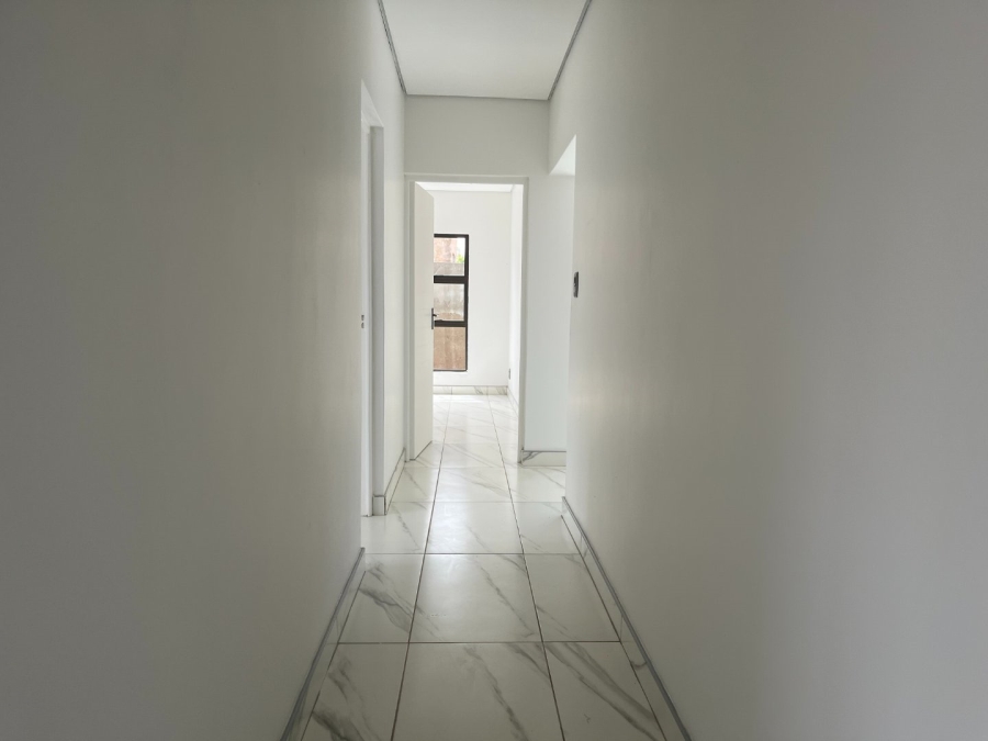 5 Bedroom Property for Sale in Chroompark Limpopo