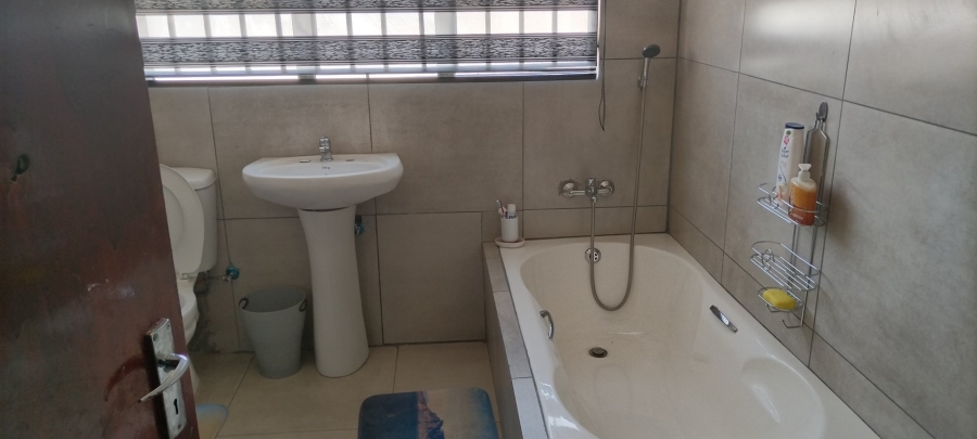 4 Bedroom Property for Sale in Dalmada A H Limpopo