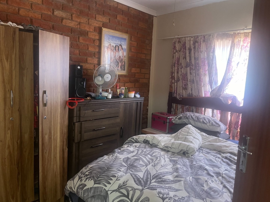 1 Bedroom Property for Sale in Aquapark Limpopo