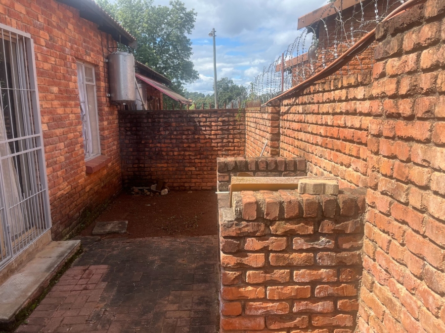 1 Bedroom Property for Sale in Aquapark Limpopo