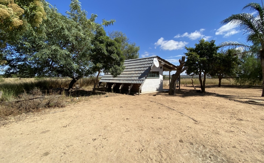 Commercial Property for Sale in Roodepoort Limpopo