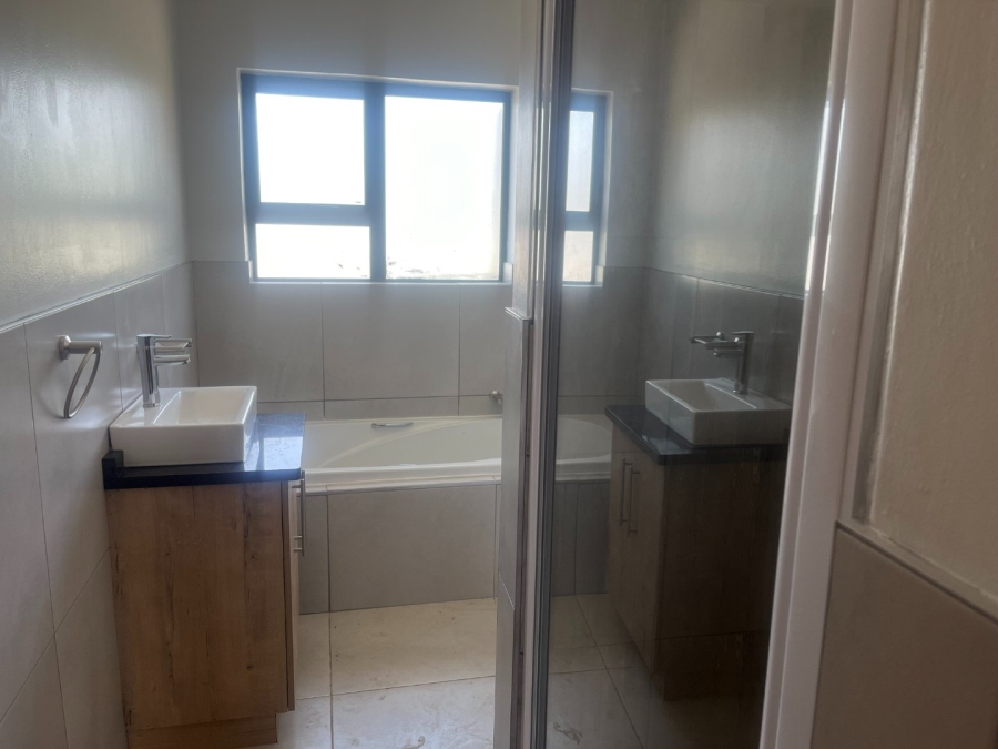 2 Bedroom Property for Sale in Fauna Park Limpopo