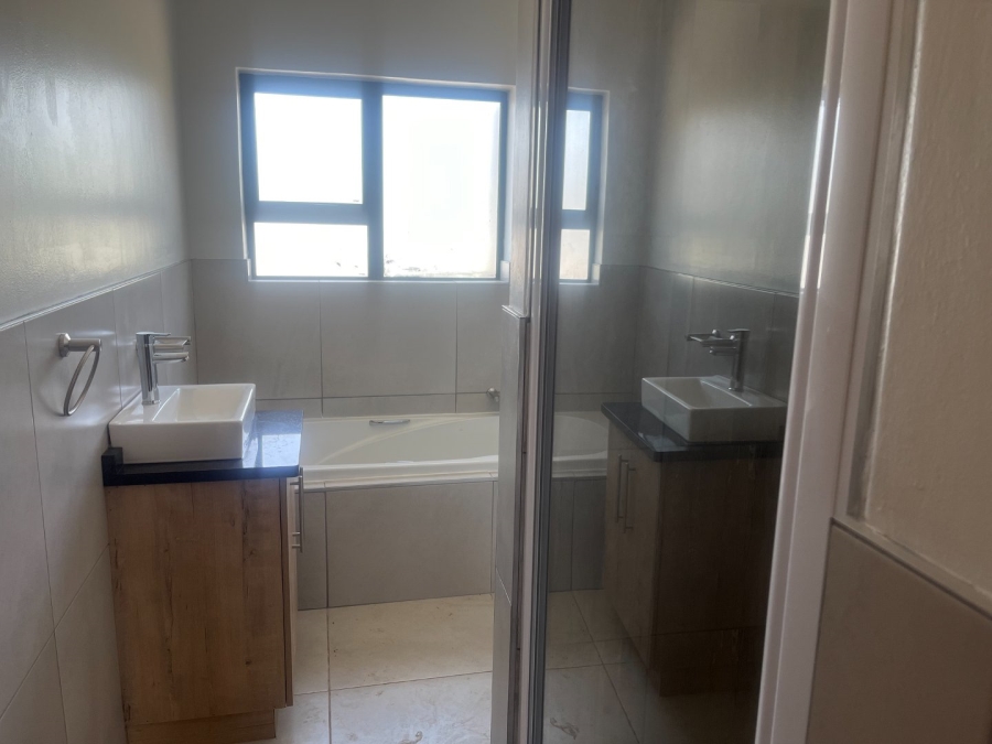 2 Bedroom Property for Sale in Fauna Park Limpopo