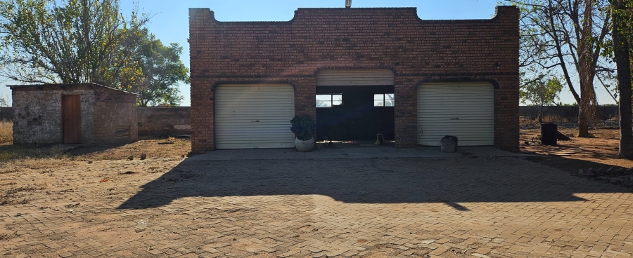 Commercial Property for Sale in Kalkfontein A H Limpopo